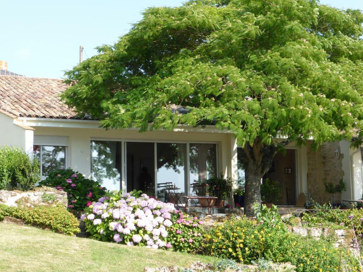 Bed and Breakfast Les 4 Elements St Emilion Branne  Экстерьер фото